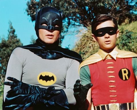 batman y robin manejan economia